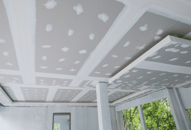 white-grey-ceiling-painting